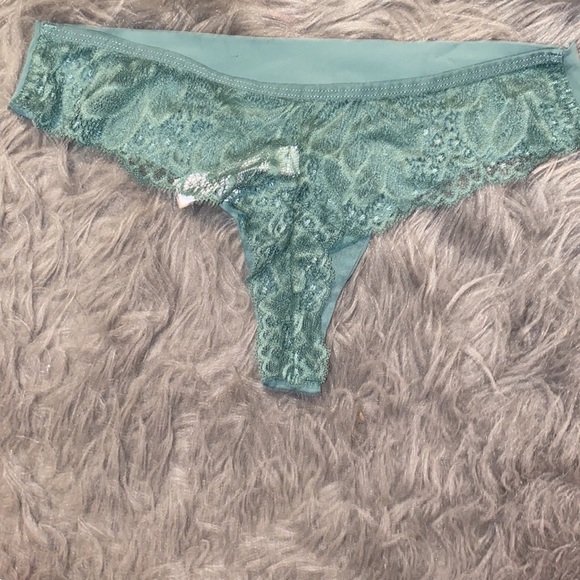 Plunge Push-Up Bra - Auden™ Moss Flash Set - Picture 5 of 7